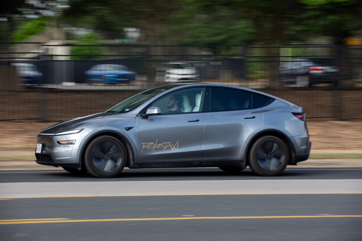Tesla Robotaxi Kazaları: Otonom Sürüşün Geleceği ve Uzaktan Kontrolün Riskleri