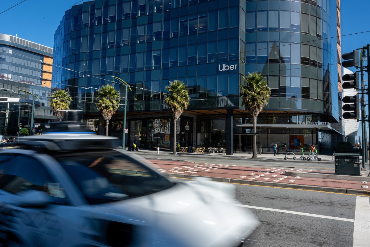 Uber, Milyonlarca Sürücüsünü Otonom Araçlar İçin Sensör Ağına Dönüştürüyor