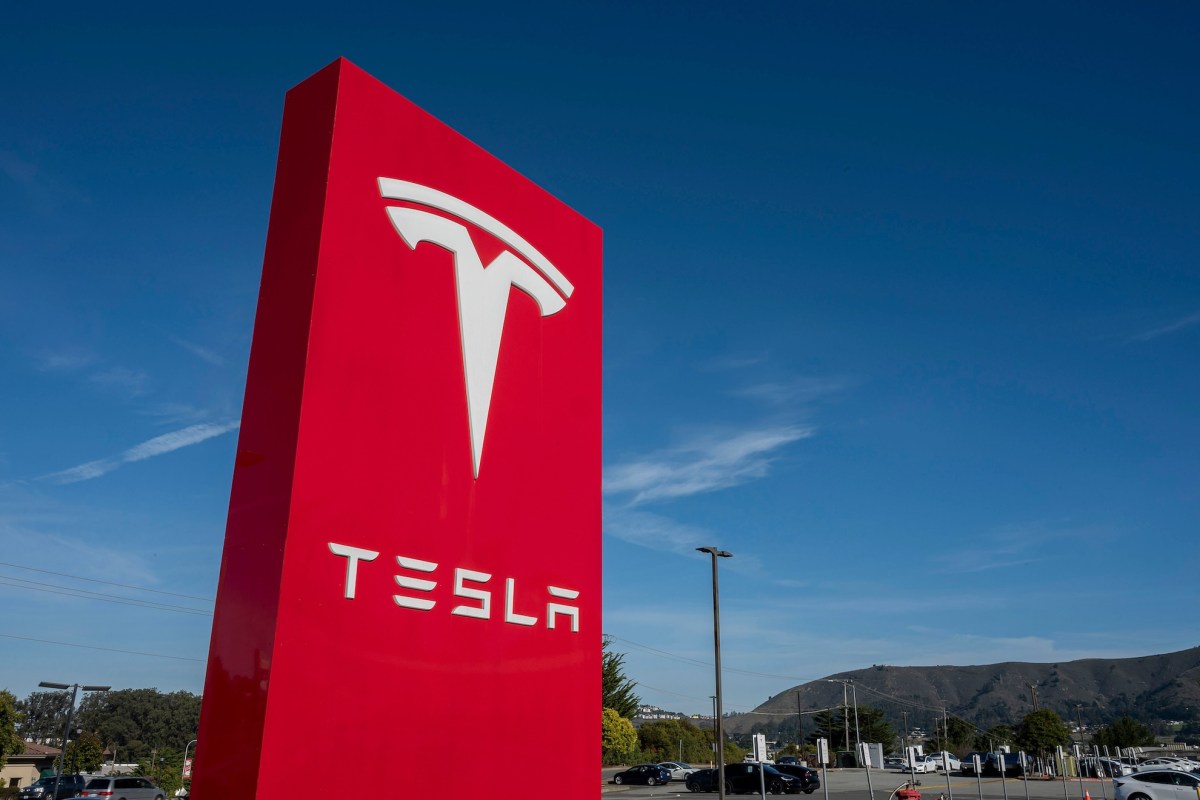 NHTSA, Tesla’nın Akıllı Park Özelliği Soruşturmasını Neden Kapattı?