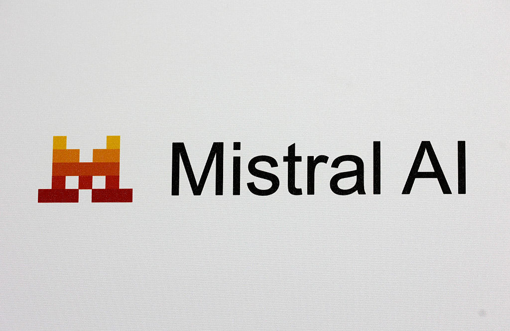 Mistral AI'dan Paris Yakınlarında Dev Veri Merkezi Hamlesi: 830 Milyon Dolarlık Borç Finansmanı